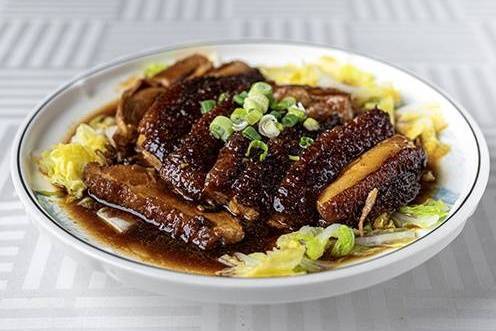 506-Porc braisé aux légumes confits 梅菜扣肉